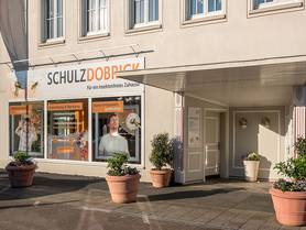 Eingangsbereich der Filiale der Schulz-Dobrick GmbH in Dorsten