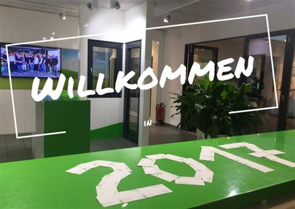 Blick in die Ausstellung der RSD Systeme GmbH mit "Willkommen in 2017"