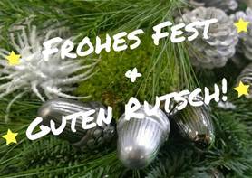 Karte mit Weihnachtsgrün und Silberdeko "Frohes Fest + Guten Rutsch"
