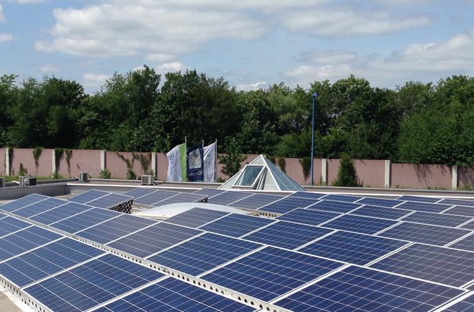 Photovoltaikanlage auf dem Dach der RSD Systeme GmbH